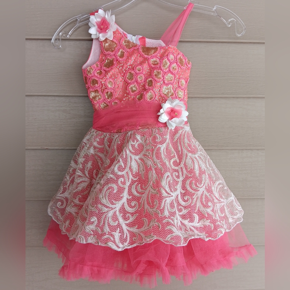 Little Girls Pink Sequin Pagent/Princess Frock. Tulle Underlay. Size 3/4 T**